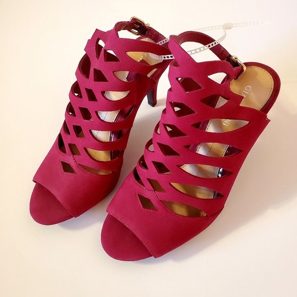 NWT Gianni Bini Red High Heels Size 7.5 - Picture 1 of 6